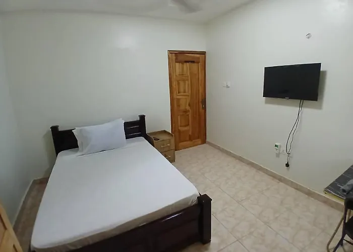 Madora Lodge