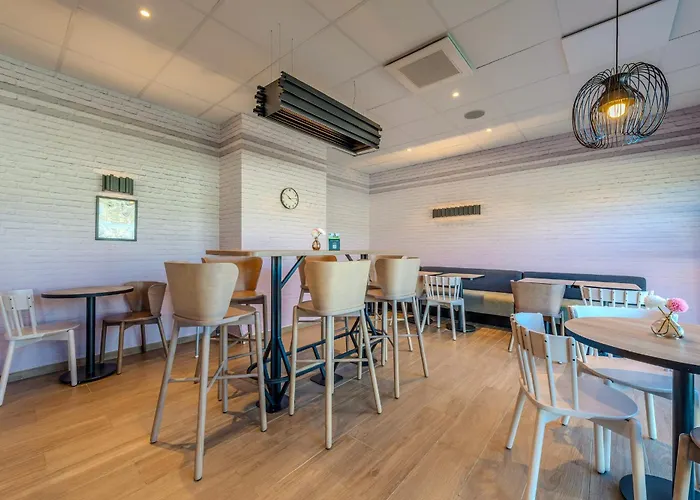 B&B HOTEL Landerneau Bois Noir