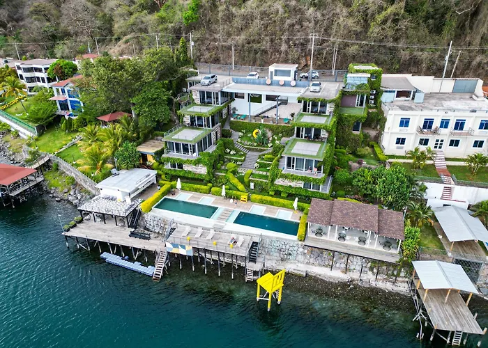 Cardedeu Coatepeque Residence