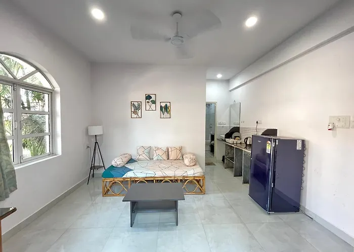 V R Holiday Home