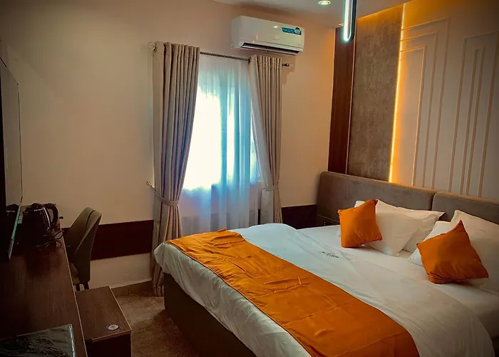Tgh Gracies Hotel