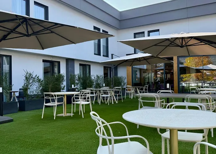 Lake & More Suite Hotel