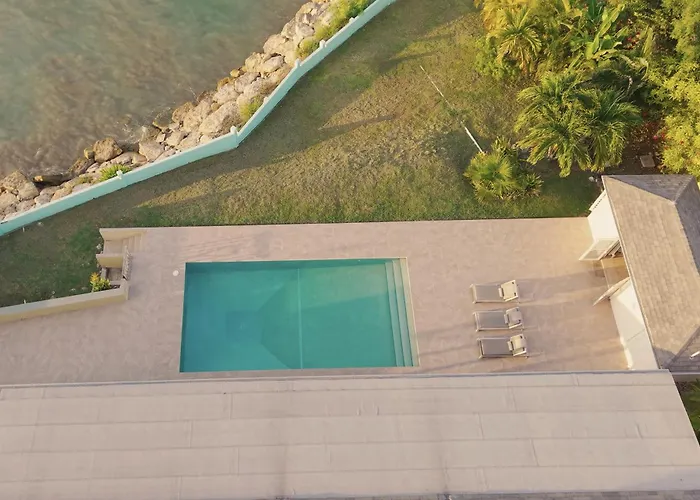 Turtle Cove House By Le Haus
