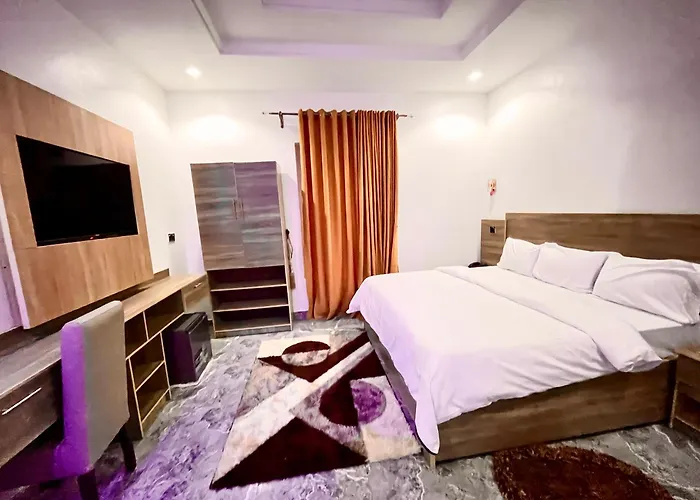 De New Dawn Hotel And Lounge