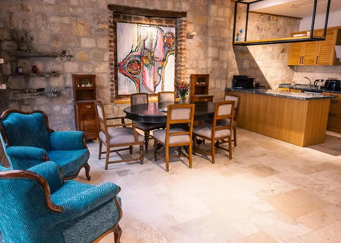 Atrium Suites Tas Konak