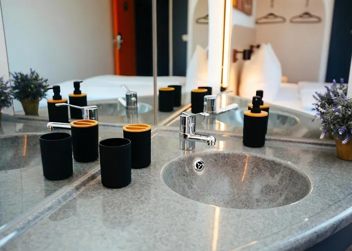 Magnet Hotel
