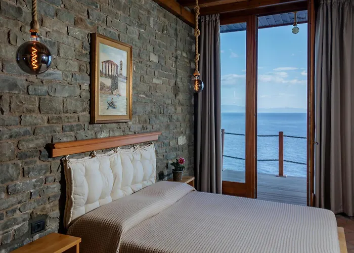 Kshira Oasis Qeparo - Boutique Beachfront Suites & Restaurant