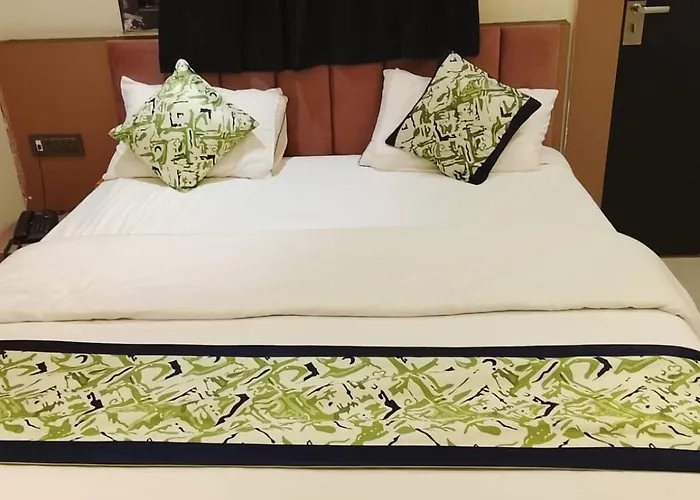 Hotel Gurudev Inn