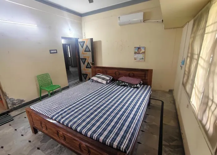 Ganesh Dormitory Ac Rooms Meeting Halls