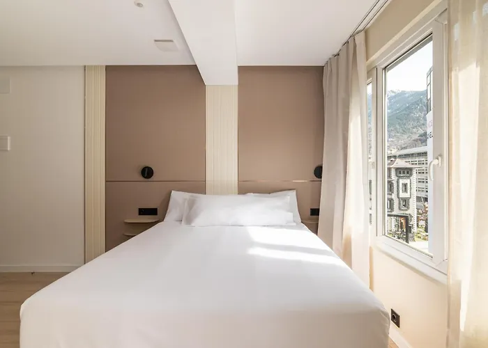 Lee Hotel