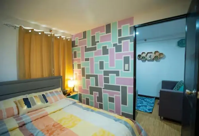 10 Min To Airport 1-Bedroom Pool Business Ready