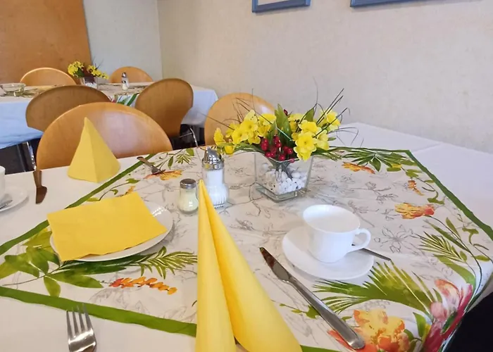 Hotel am Lärchenberg I Frühstück, WLAN, Parkplatz