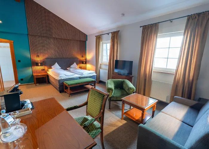 Akzent Hotel Berg'S Alte Bauernschaenke- Wellness Und Wein