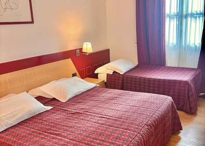 West Point Airport Hotel