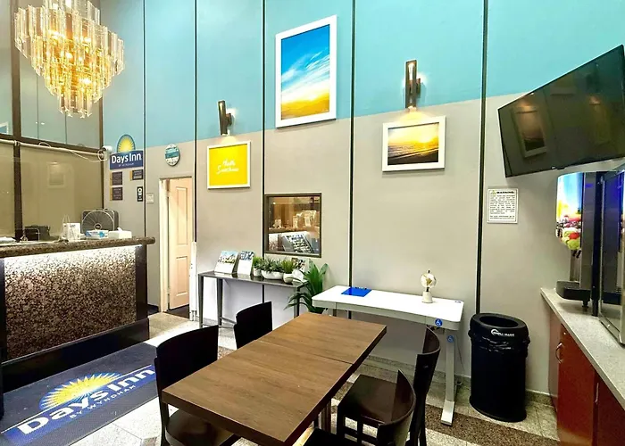 Days Inn By Wyndham Los Angeles Lax Airport Stadium Area