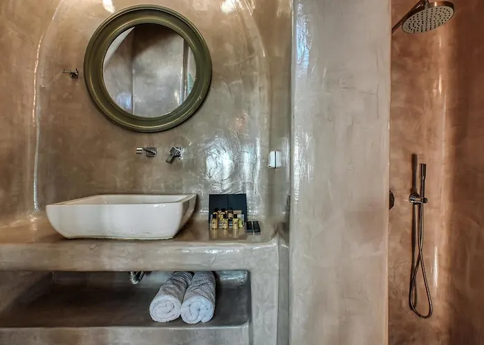 Oia Suites