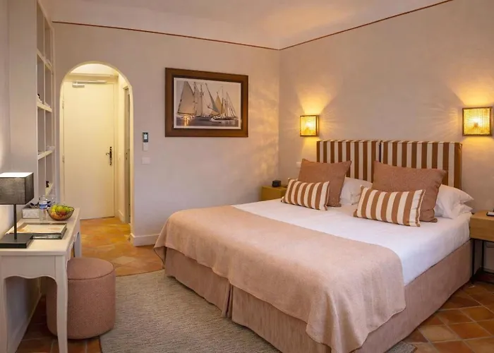 La Bastide Du Port - Hotel De Charme
