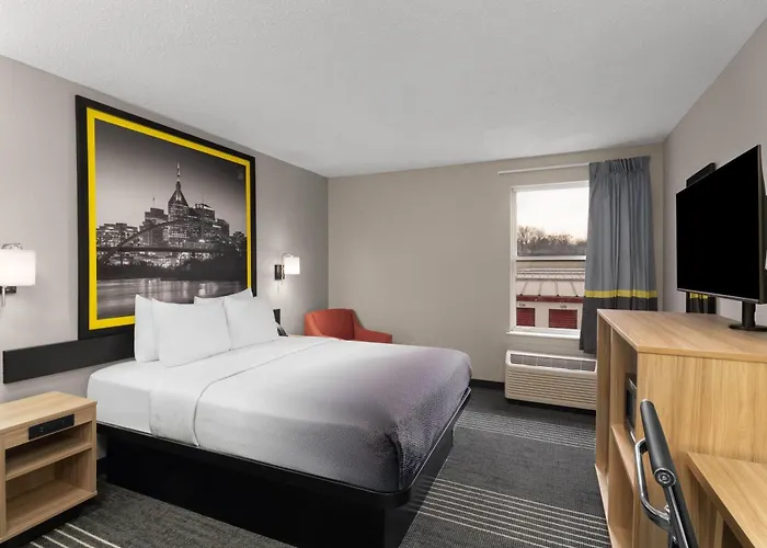 Super 8 By Wyndham Chattanooga East - Hamilton Place