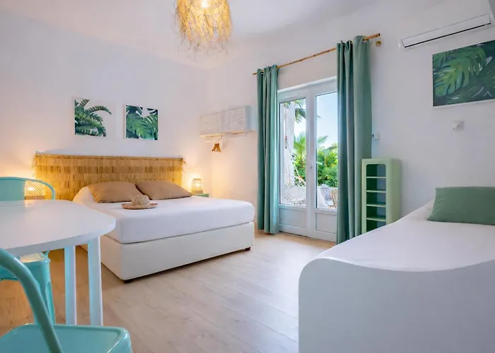 Hotel Almanarre Plage - Hotel Eco-Responsable Face A La Mer