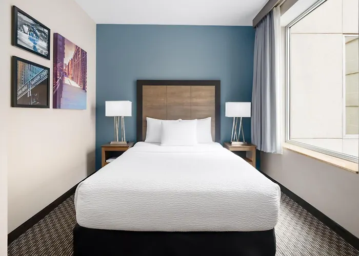 La Quinta Inn & Suites By Wyndham Chicago Downtown