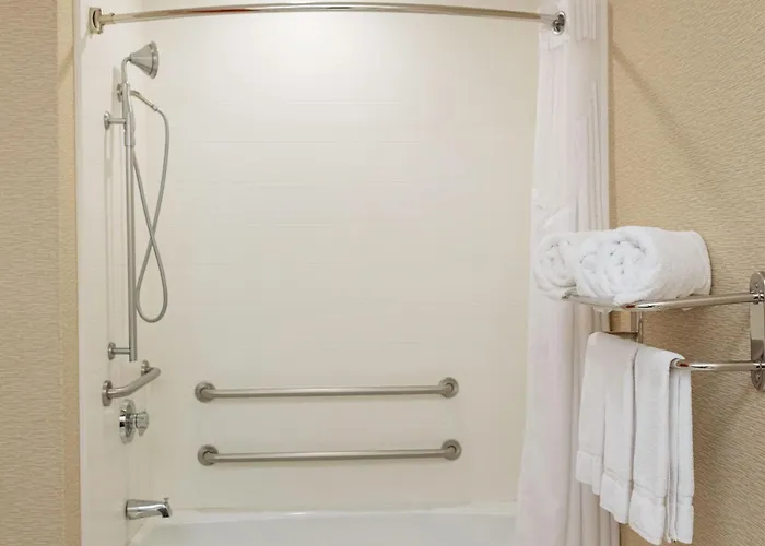 Holiday Inn Express & Suites - Olathe North By Ihg