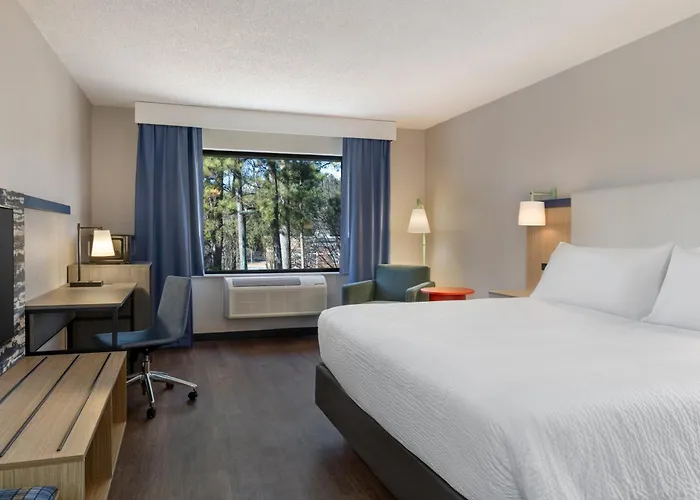 Lake Norman Inn And Suites