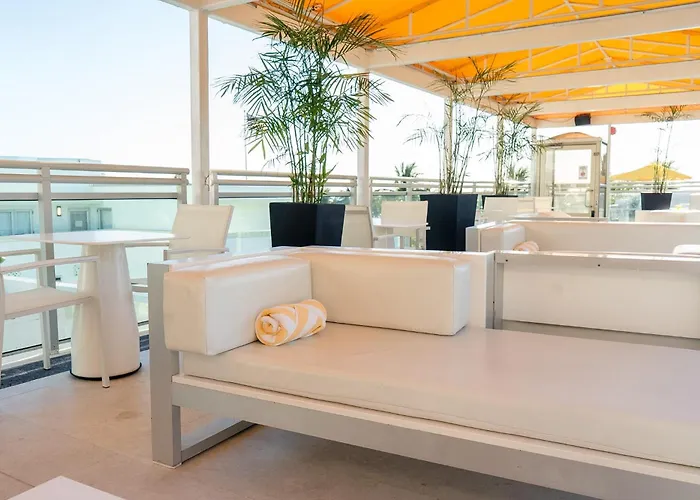 Leslie Hotel Ocean Drive
