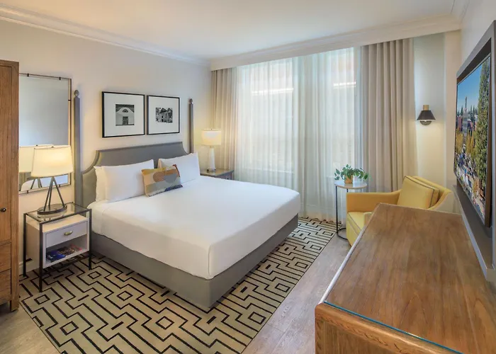 Hotel E