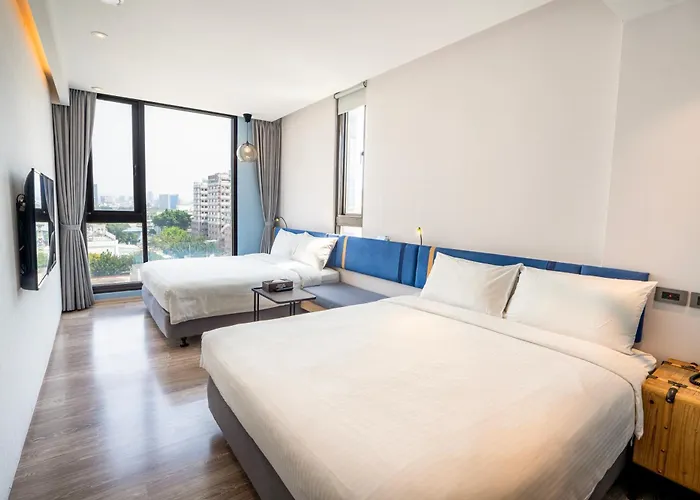 Explore Hotel