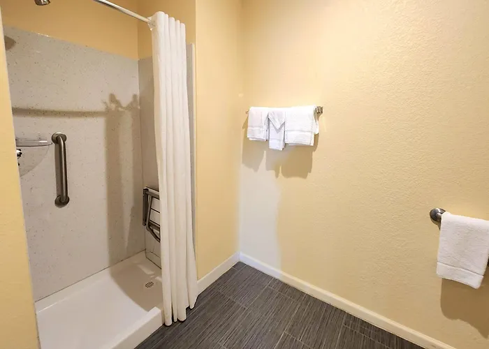 Days Inn By Wyndham Freeport