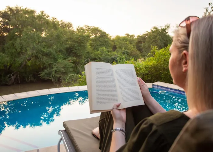Kingfisher Creek Safari Lodge