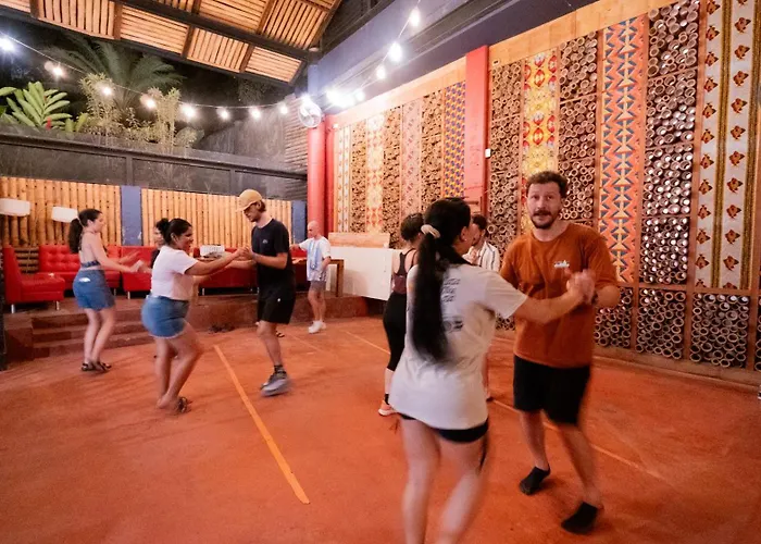 Viajero Cali Hostel & Salsa School