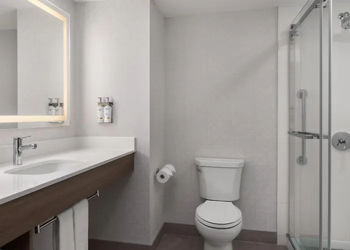 Holiday Inn Express & Suites Huntsville By Ihg