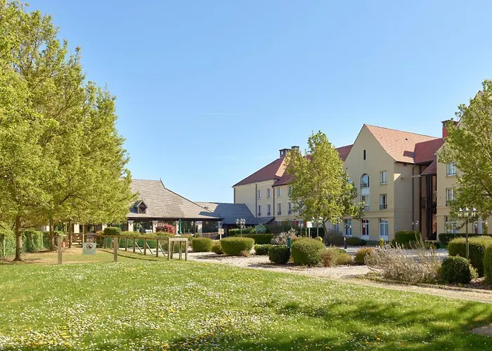 Hôtel Campanile Val de France