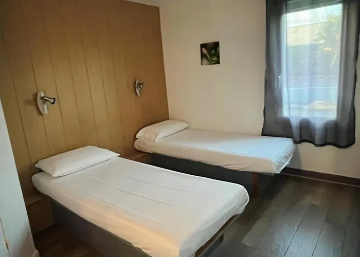 Brit Hotel Essentiel Pau Lescar