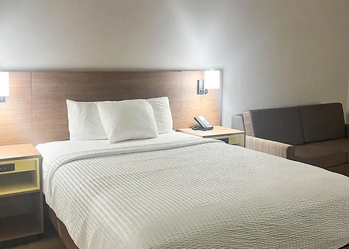 Studio 6 Suites Fremont, Oh