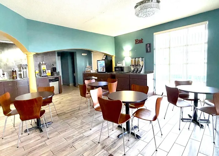 Super 8 By Wyndham Marianna I-10