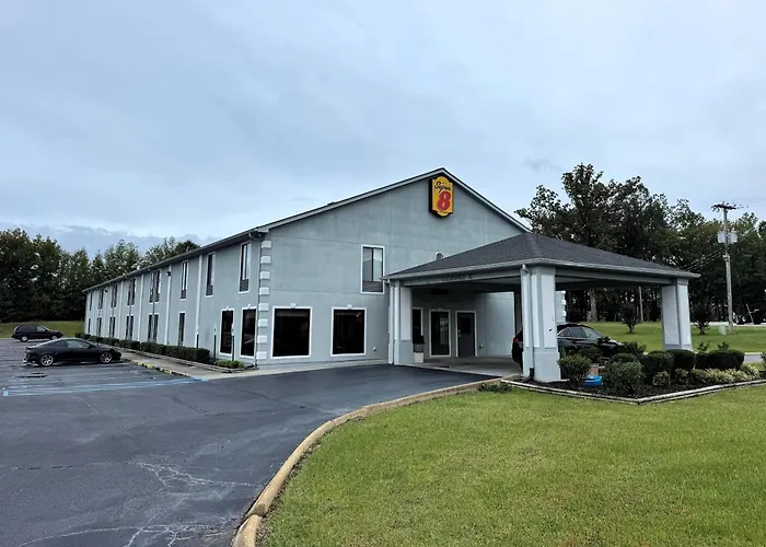 Super 8 By Wyndham Booneville