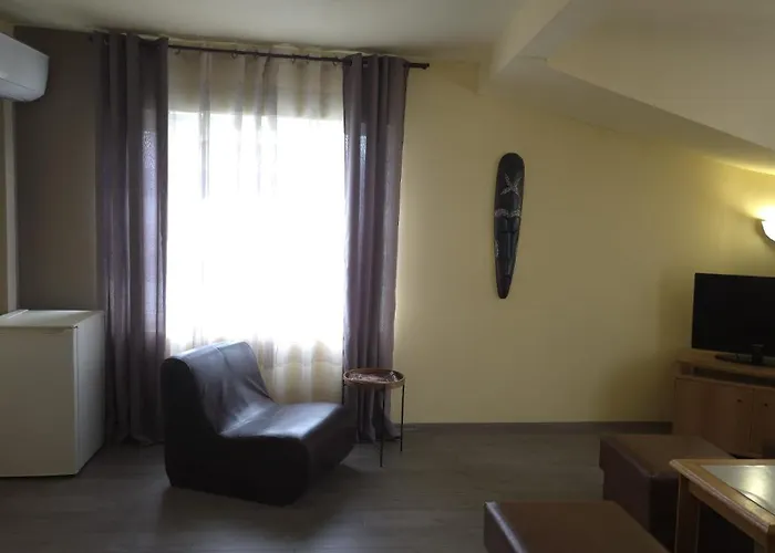 Guest Rooms Flirt