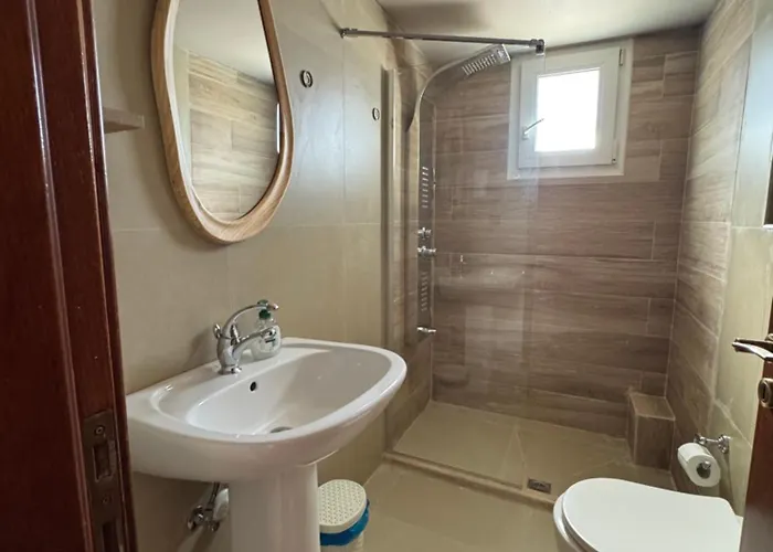 Molos Beach Rooms