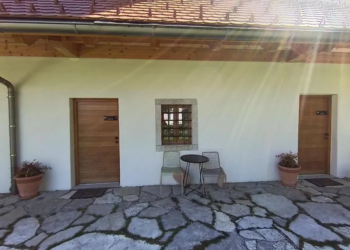 Pira Boutique Estate
