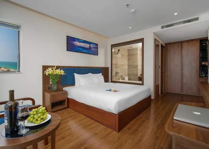 Ruby Star Da Nang - Central My Khe Beach