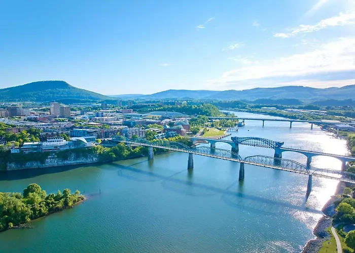 La Quinta Inn & Suites By Wyndham Chattanooga Downtown/South