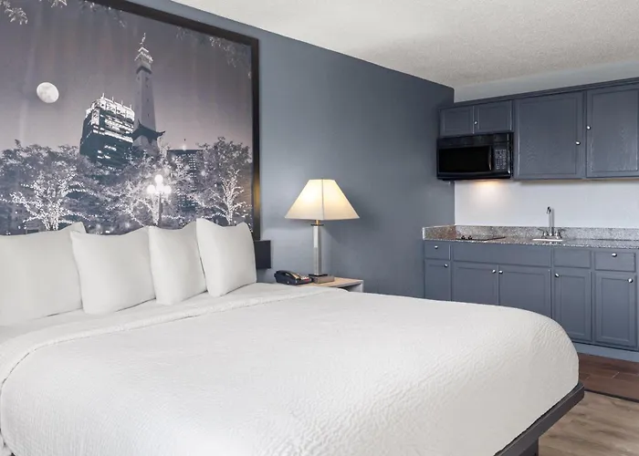 Super 8 By Wyndham Fort Wayne