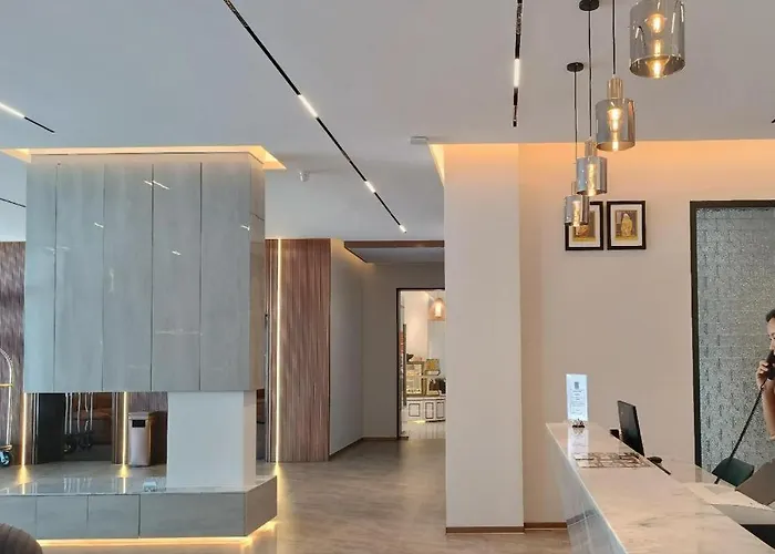 J Hotel