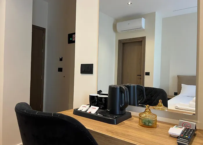 Andi Downtown Deluxe Rooms