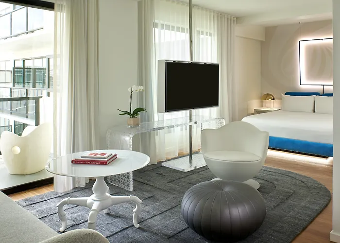 The Valorian West Hollywood, Curio Collection by Hilton