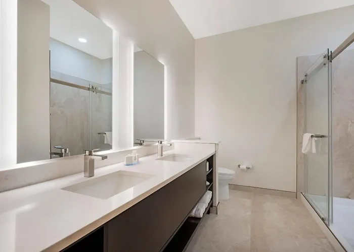 The J Hotel Dunedin Clearwater, An Ascend Collection Hotel