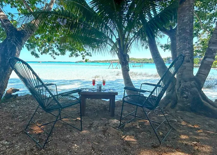 Paradise Beach Bacalar A Pie De Laguna