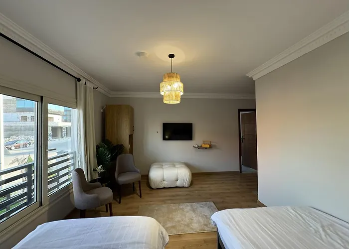 Jira Inn Hotel - چيران